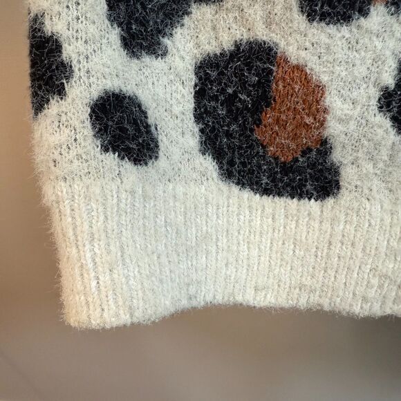 Sweet Lovely by Jen Leopard Print Sweater, Sz 1XL/2XL Fuzzy Soft Crew Neck 2/$25 - Picture 4 of 10